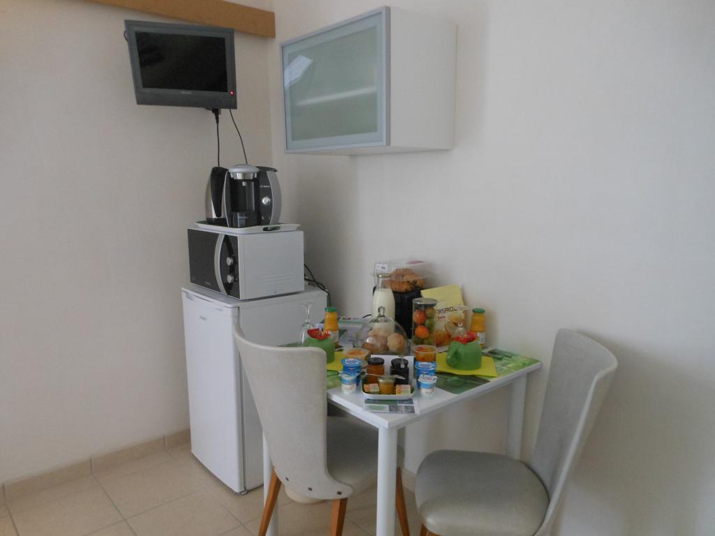 Chambre D'Hotes La Basse Gougeonniere Neuvy-en-Mauges Ngoại thất bức ảnh